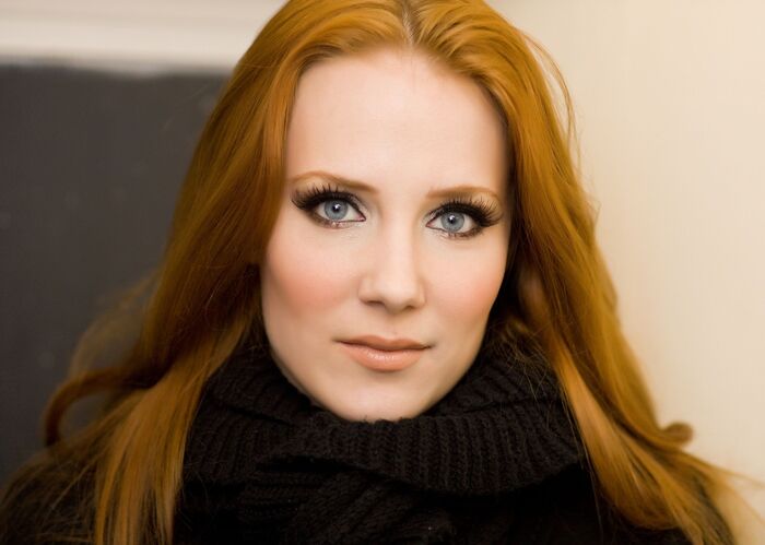 SIMONE SIMONS пост "очень захотелось с утра" SYMPHONIC METAL