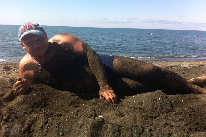 Едем, поближе к морю и теплу. Там фрукты, там море, там жара! (фото с "магнитного" пляжа поселка Уреки, Грузия)