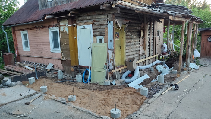 Наверное, можно было сделать сваи немного тоньше)