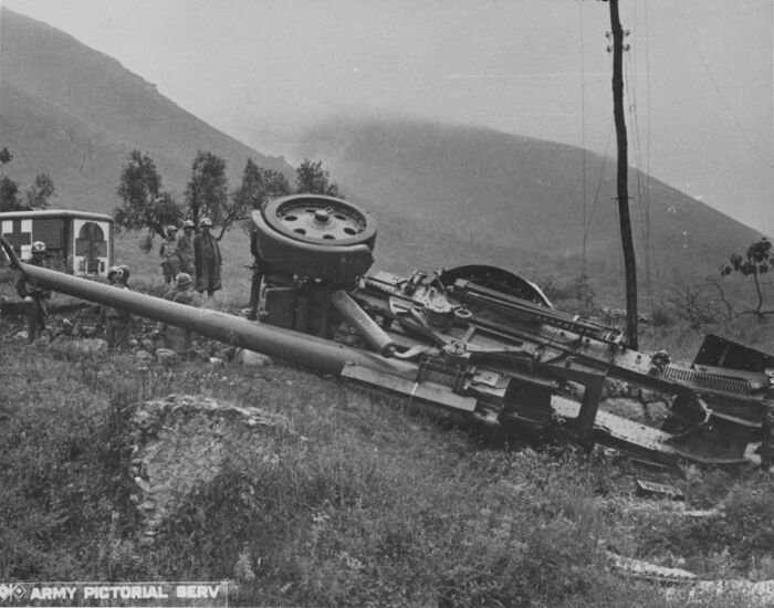 Перевернувшаяся при транспортировке Mörser 18