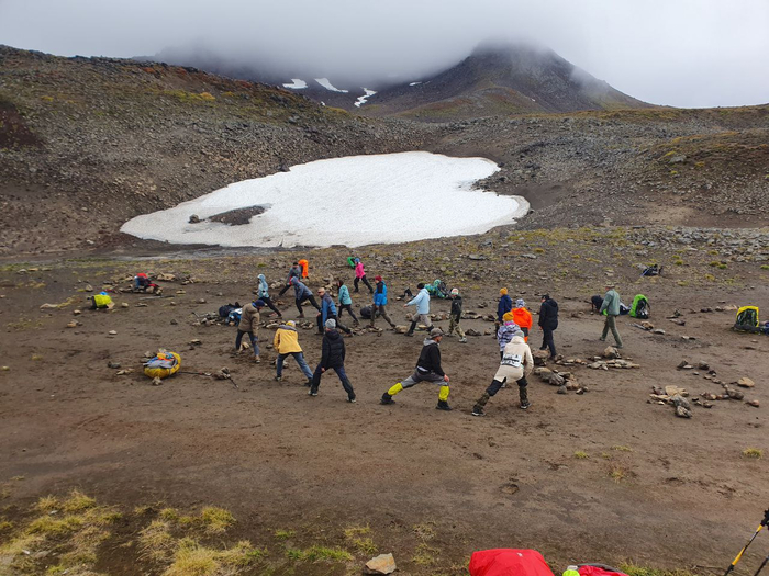 Перед выходом делаем зарядку, разминаем ягодицы.