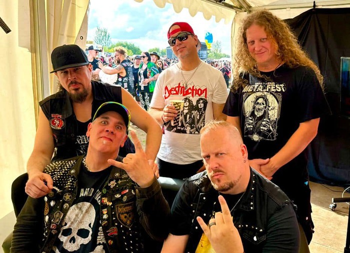 FORBIDDEN легендарная группа THRASH METAL после 15-и лет с выхода последнего альбома Omega Wave 2010 года наконец разродились...