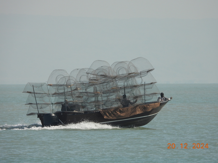 Краболовка у них почему то называется "грегоран" а краб - "харчанг"