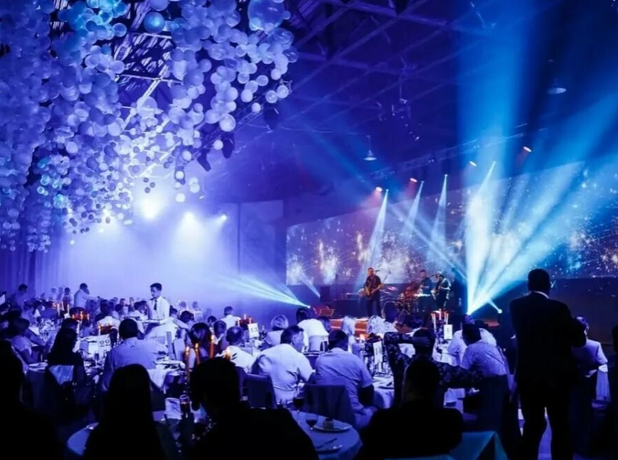 Танцы, пляски, все дела)