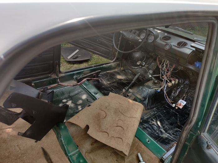 Полноценная фото состояния пола жигулей