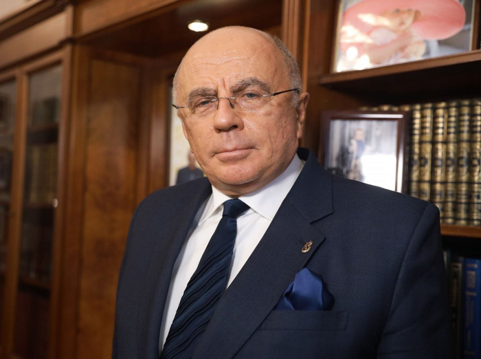 Ну не красавчик ли?