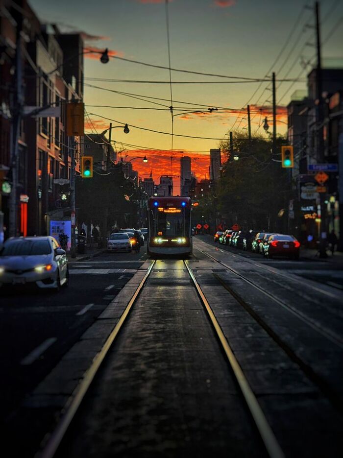 Чтоб всех подобрать, потерпевших в ночи крушенье, крушенье