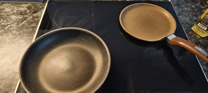 Жарить буду сразу на 2-х сковородах для ускорения процесса