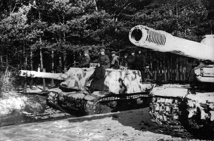 ИСУ-152 в засаде