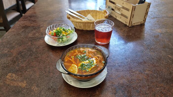 Наконец-то полноценный обед, а не перекус в пути!