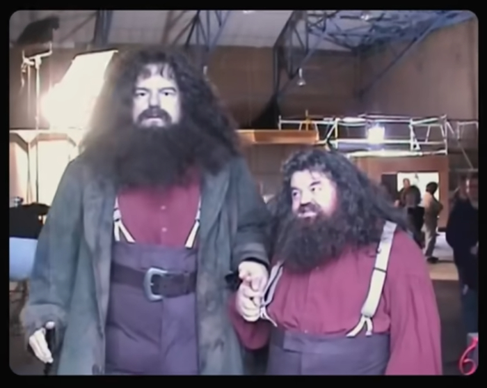 Бэйфилд в маске Хагрида слева, Колтрейн справа