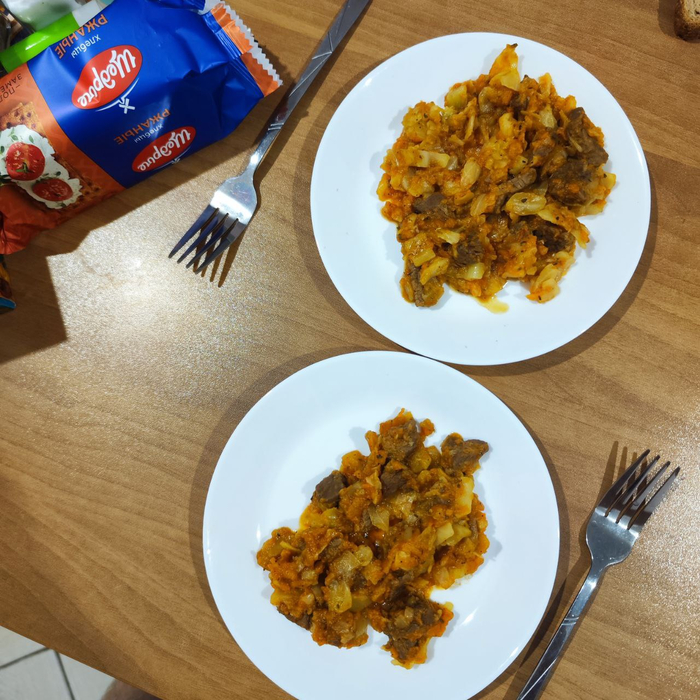 Капуста с говядиной — неожиданно вкусно даже без соли.