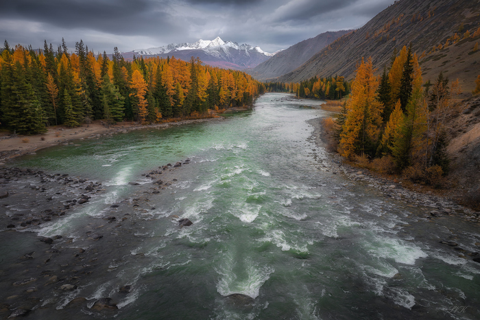 Hasselblad : L2D-20c : 1/1250 sec : f/2.8 : ISO 180  : 12.29 mm 35- : 24 mm : 24.0 mm f/2.8 GPS: 49.7413501 N , 87.3454515 E