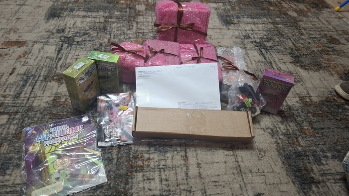 Снегурочка моя😍вложила любовь,нежность и тепло в собирание посылочки,это видно по упаковке подарочков