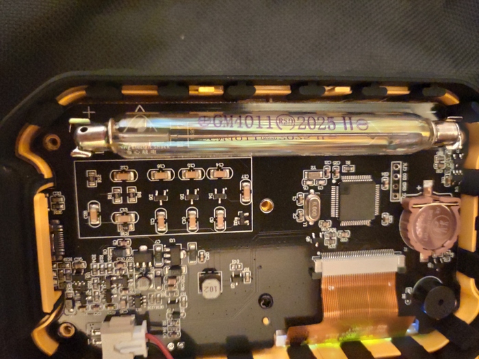 GM4011, аналог j321. Хуже советского сбм21, но похож.