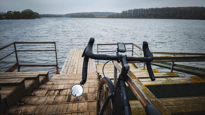 По волнам можно заметить поднявшийся ветер.