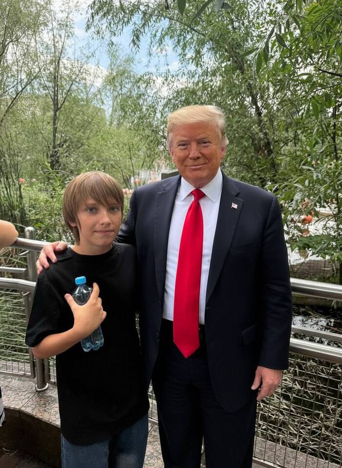 Фото брата с президентом