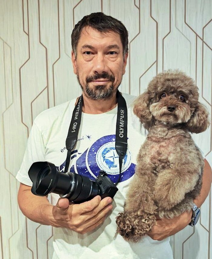 На ФОТО я, и мой карликовый пудель, моя принцесса Долли.