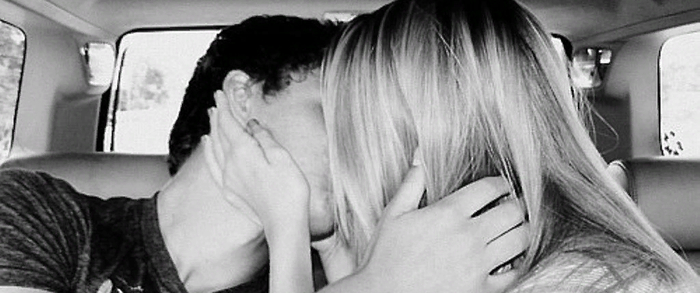 Загадочный "Алик" в форме полицейского. Страстный роман в "Шевроле" закончился звонком в полицию