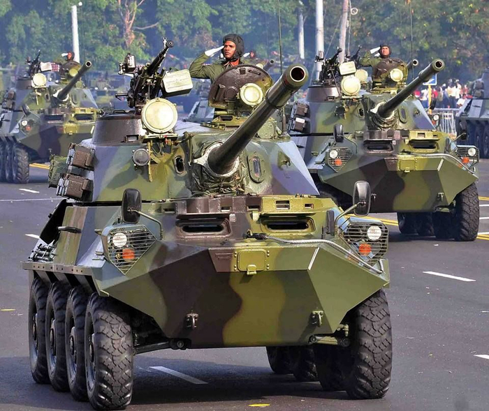 Кубинский легкий танк на параде