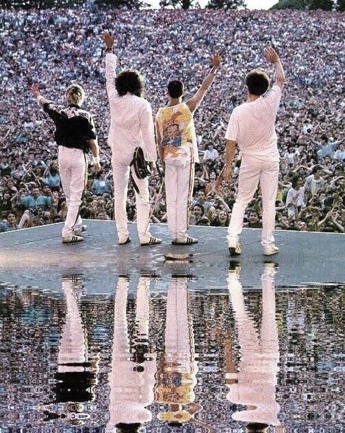 Queen в Ирландии во время Magic тура.