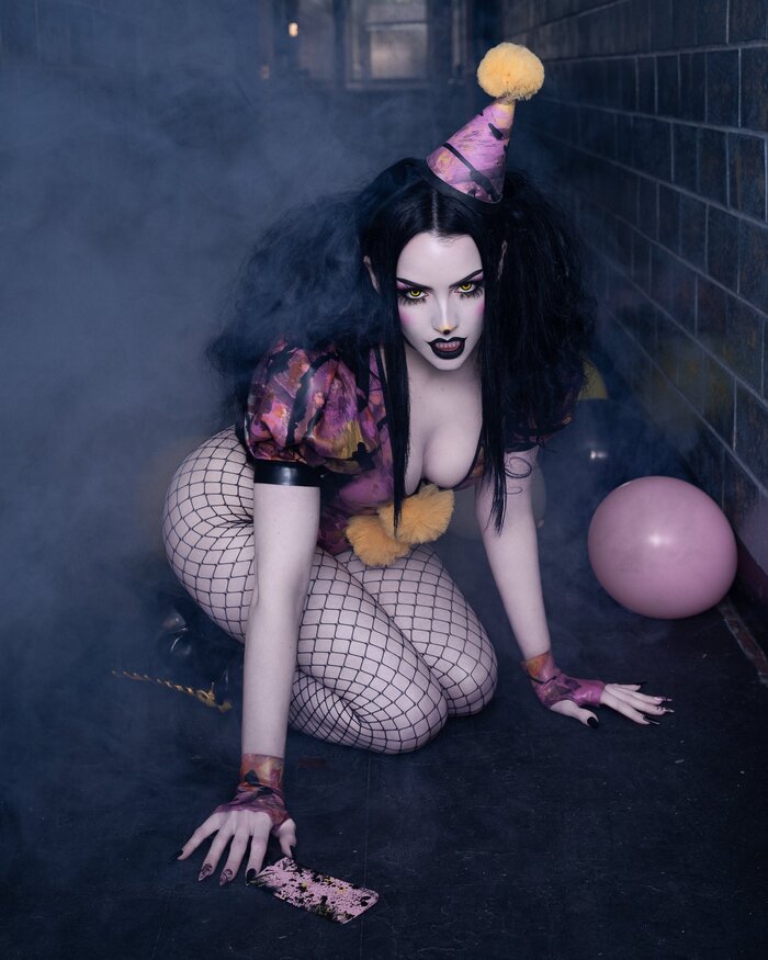 Клоунесса:)