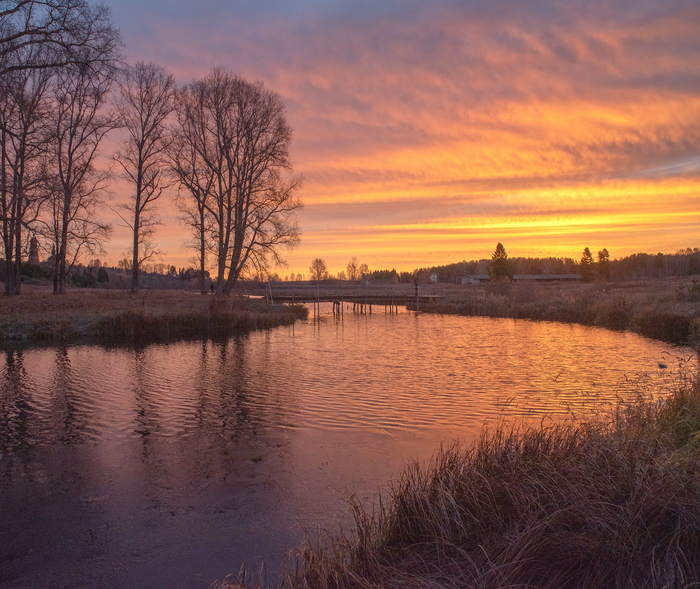 Яркие момент осеннего рассвета