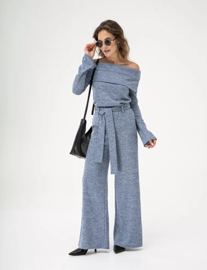     248796340,  ,    &#x1FAF6;