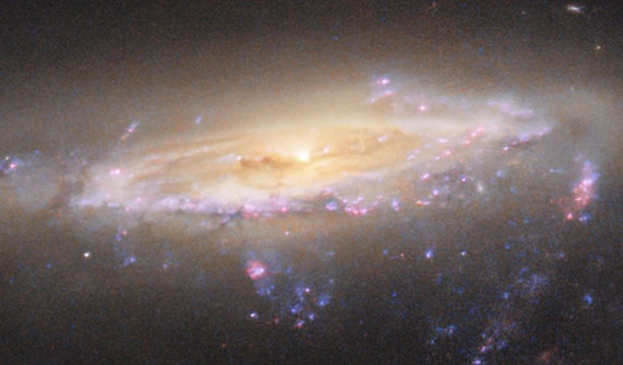      .           -   /  NASA/ESA