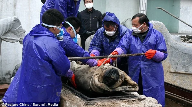 A wet mummy of a woman from medieval China - Series World Ancient History and Culture, Ancient artifacts, Archeology, History (science), Mummy, China, Antiquity, Middle Ages, Ming Dynasty, Longpost