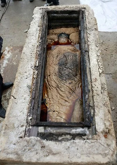 A wet mummy of a woman from medieval China - Series World Ancient History and Culture, Ancient artifacts, Archeology, History (science), Mummy, China, Antiquity, Middle Ages, Ming Dynasty, Longpost