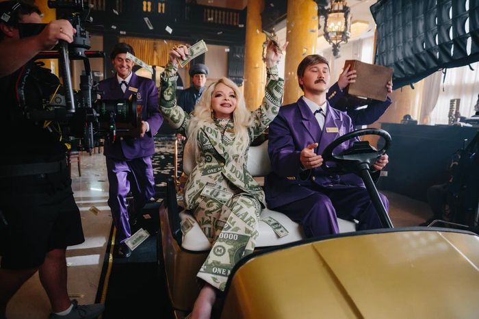 Лариса Долина исполнит песню Инстасамки в новогоднем фильме ТНТ