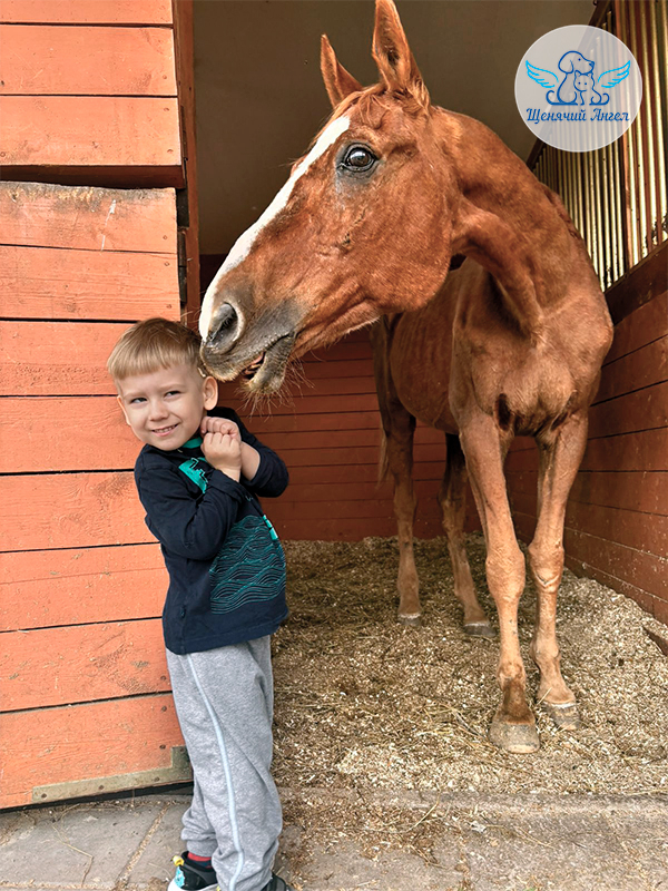 Юляш продолжает заводить приятные знакомства