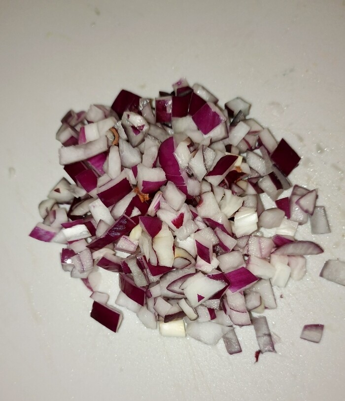 Лук мелким кубиком