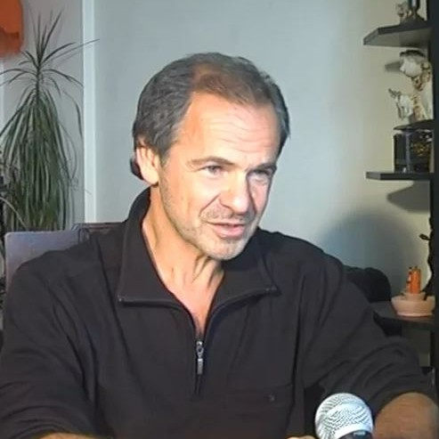 Дмитрий Полонский - закадровый голос генерала Ли из оригинальной Готики 2001 года