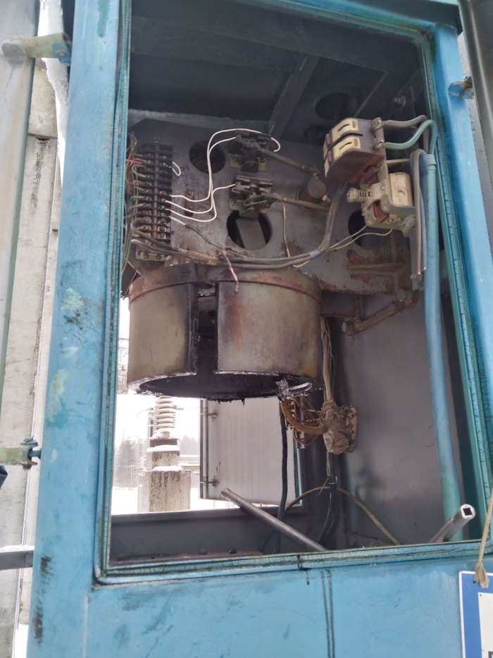 Шкаф привода, внутрь устанавливаются 2 обмотки соленоида