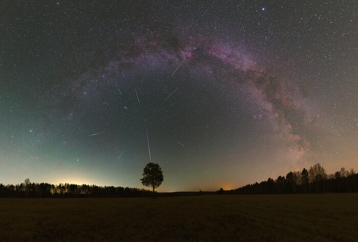 Панорама 42 кадра. 25 сек iso 6400. Canon 6da+Samyang 24