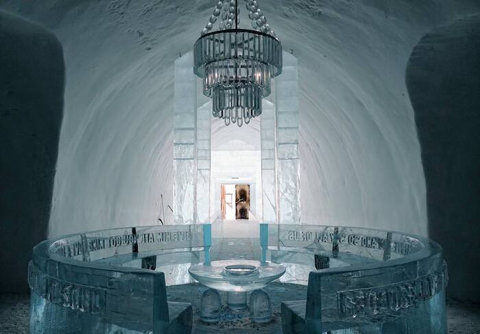 -: Icehotel