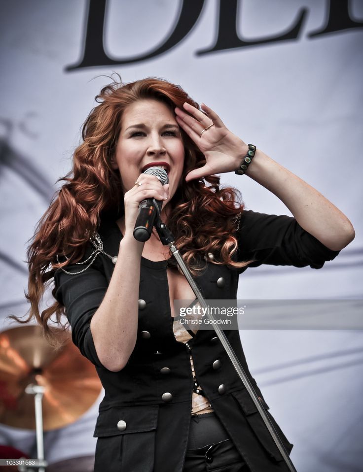 CHARLOTTE WESSELS (ex-DELAIN) выпустила в 2024 году альбом The Obsession и добила его выпуском в 2025 году *The Obsession*  Deluxe Edition - Metal, Symphonic Metal, Progressive Metal, Нидерланды (Голландия), Видео, YouTube, Длиннопост