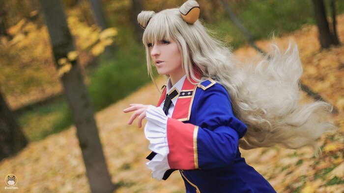 Маленькое описание себя: Эмпат, мизантроп, импульсивная и прямолинейная.