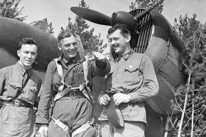 Военный корреспондент газеты «Сталинский сокол» Сергей Михалков