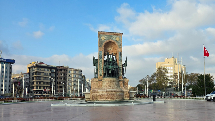        1928 .  ,        .. ,    ,   .