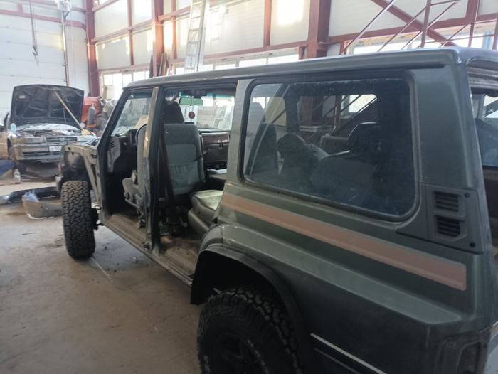 Изъятие дверей, крыльев и капота