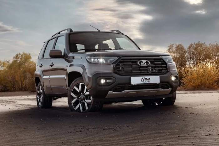 Lada Niva Travel   :  