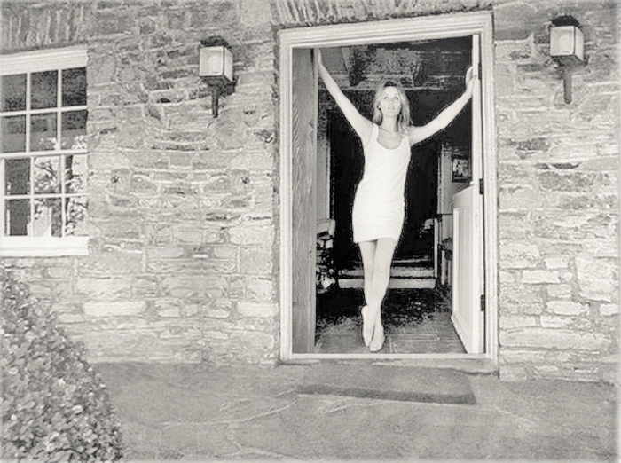       -.             Nine Ich Nails