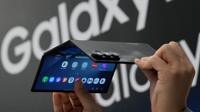 Samsung Galaxy Z TriFold: ,       ?