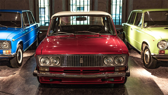 Ещё когда "АвтоВАЗ" выпускал машины по итальянской лицензии, они уже отставали от современности на 20-30 лет. Фото: anto4ka/Shutterstock