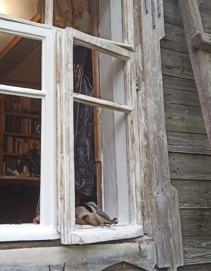 «Когда стекла вставлять будете? Уже все сроки сорвали»