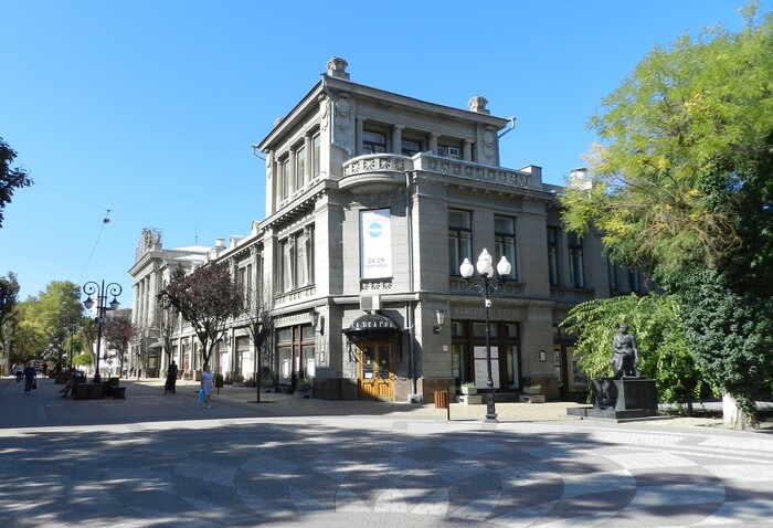 Драмтеатр в Симферополе