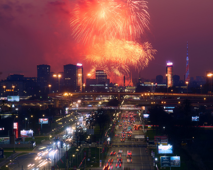 Праздничный салют в честь Дня победы